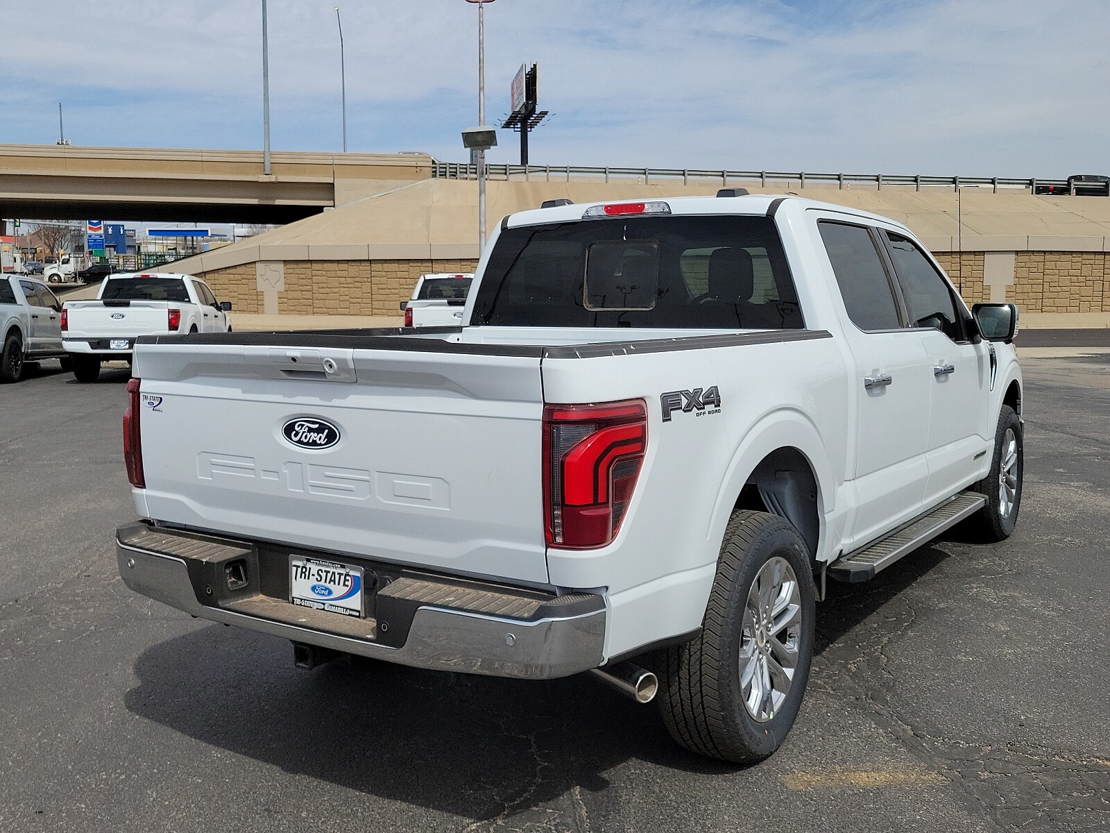 2025 Ford F-150 Lariat photo 4