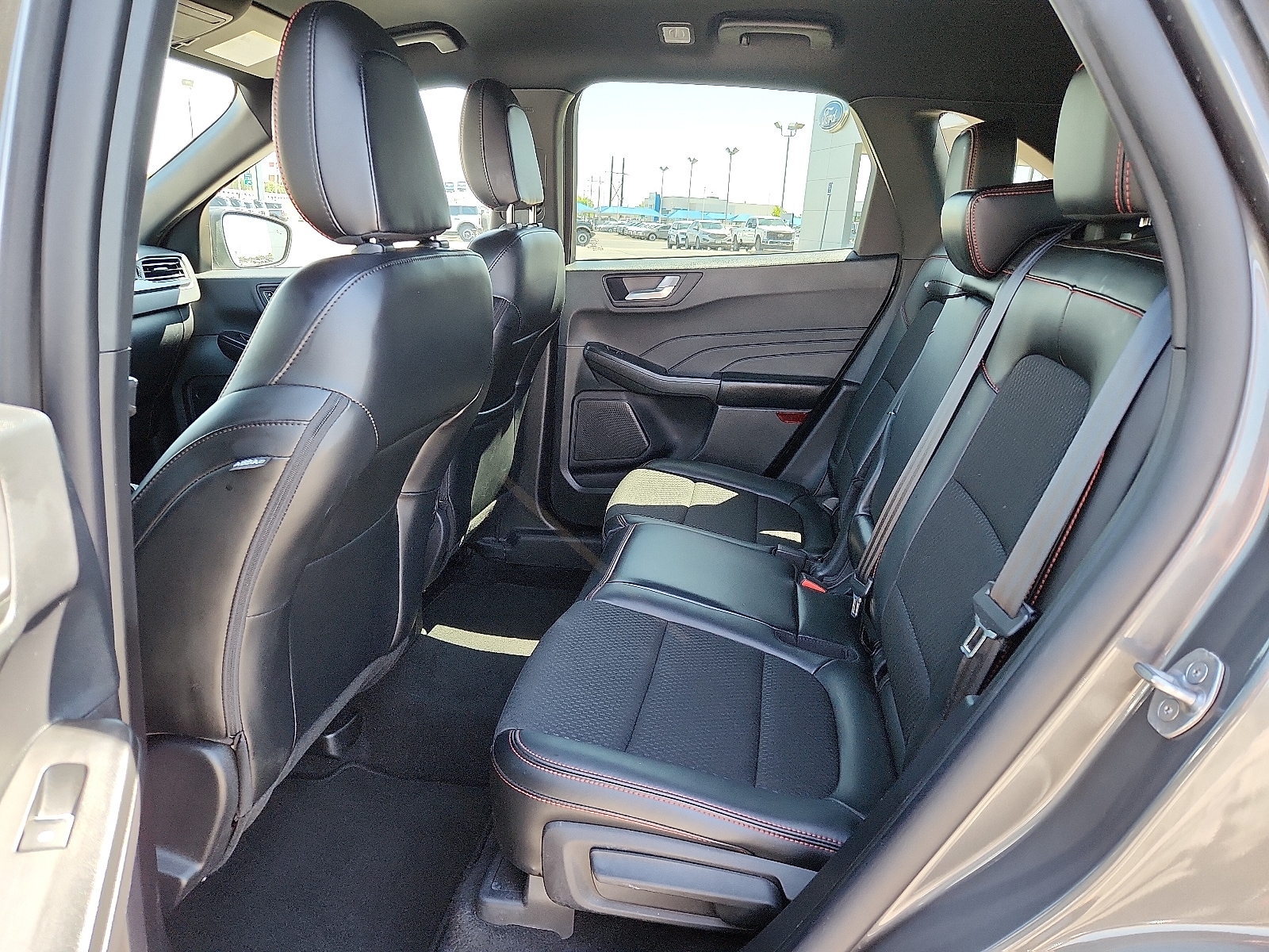 2025 Ford Escape ST-Line - Photo 8
