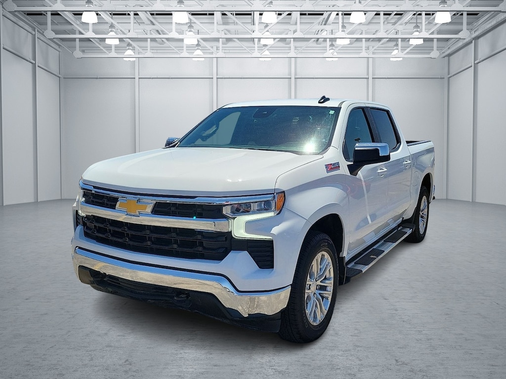 Used 2025 Chevrolet Silverado 1500 LT w/1LT 4x4 Crew Cab 6.6 ft. box 157 in. WB
