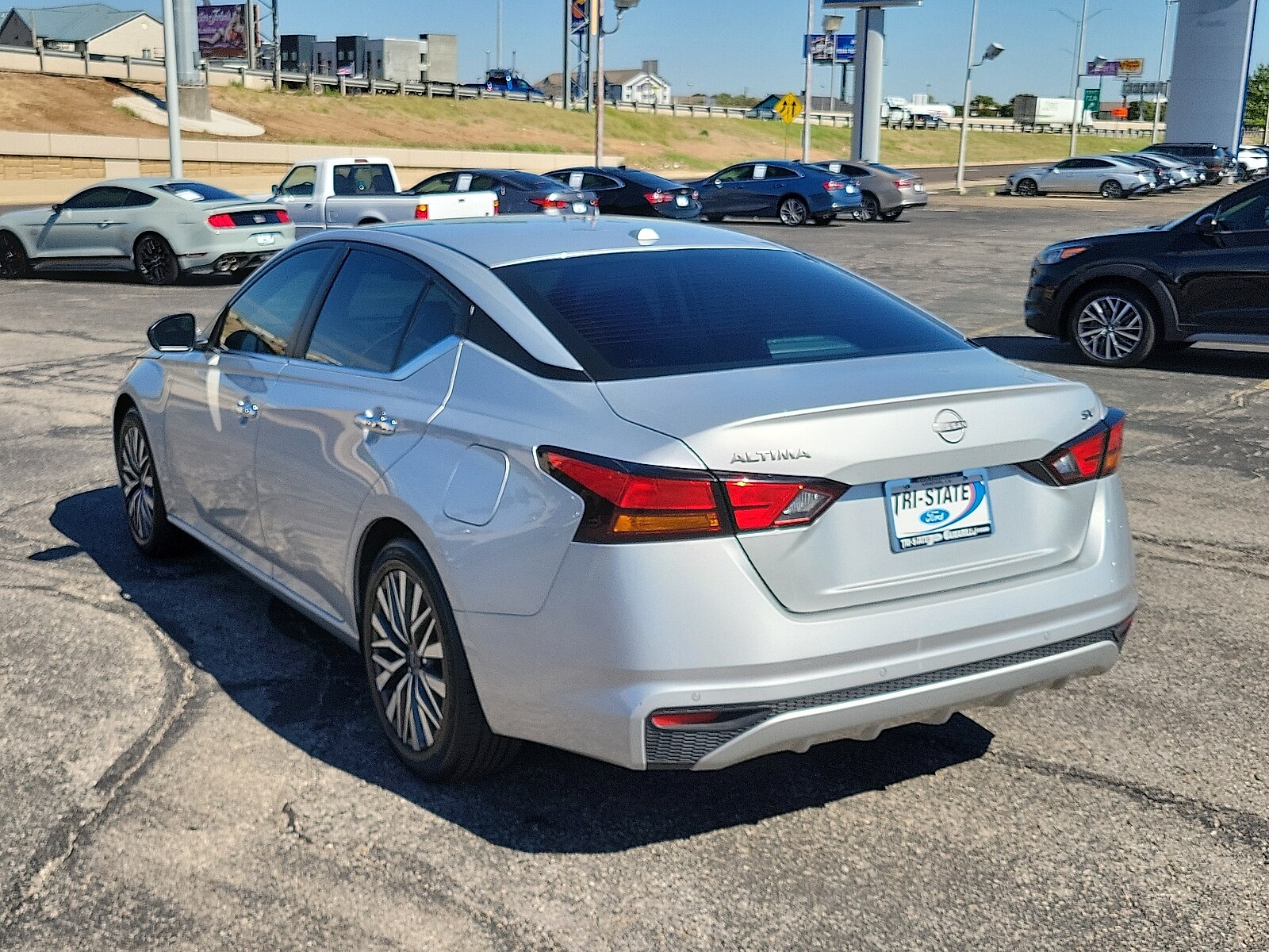 2024 Nissan Altima 2.5 SV photo 3