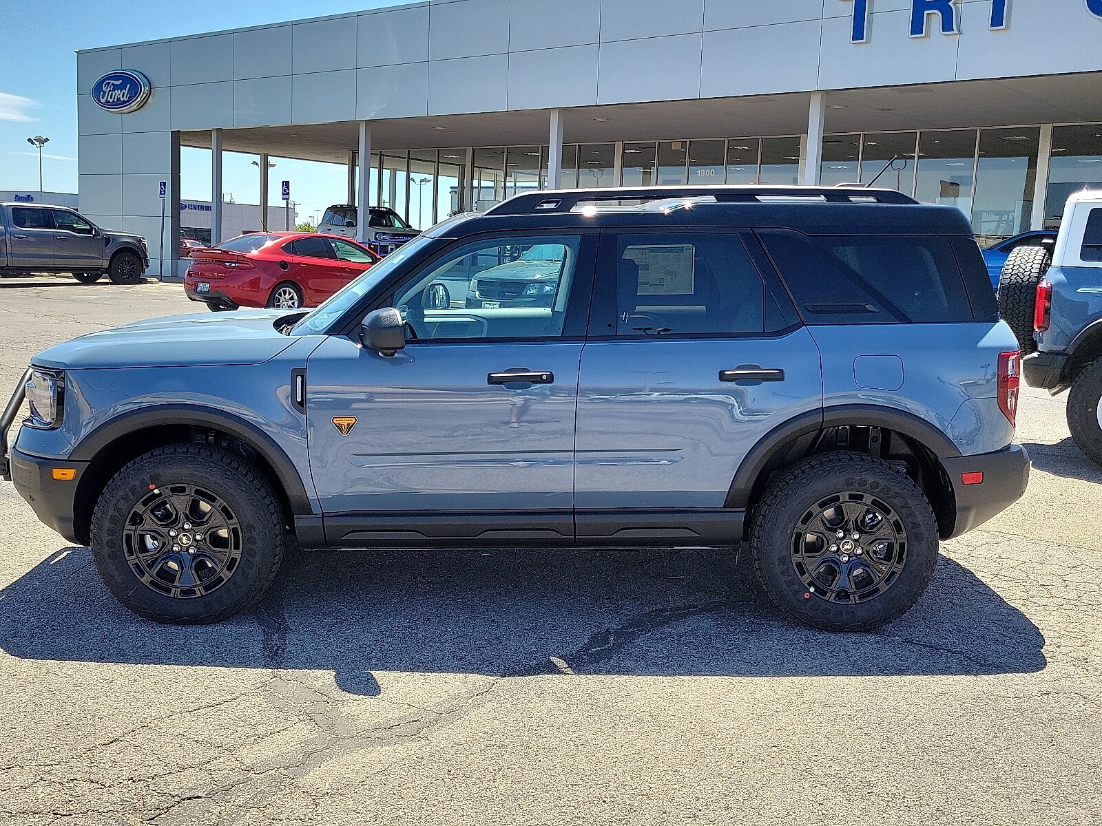 2025 Ford Bronco Sport Badlands photo 2
