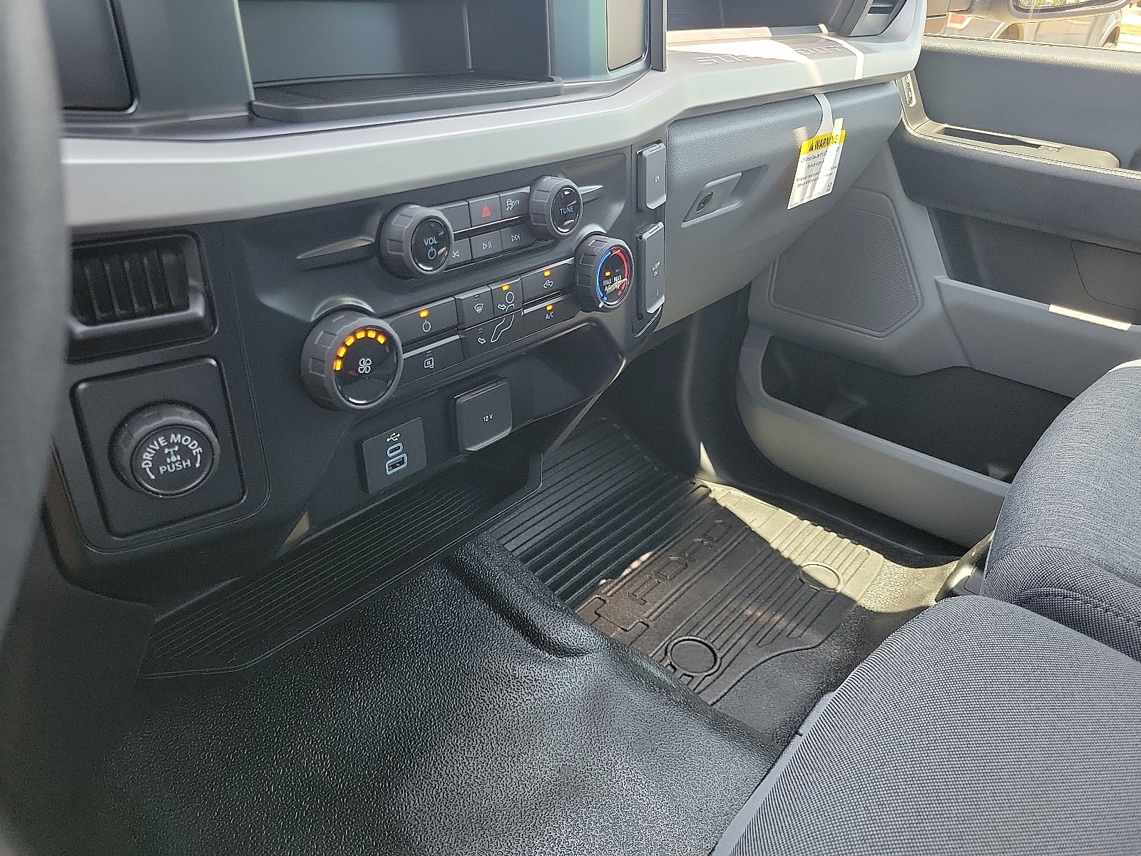 2025 Ford F-350 Super Duty XL - Photo 17