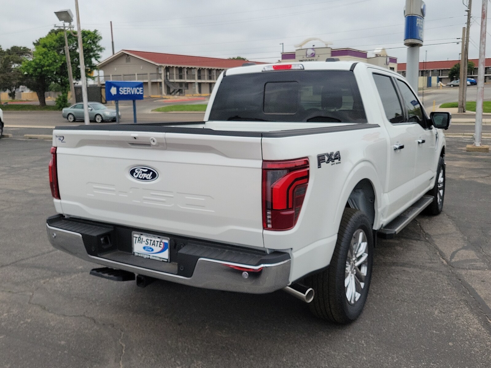 2025 Ford F-150 Lariat photo 4