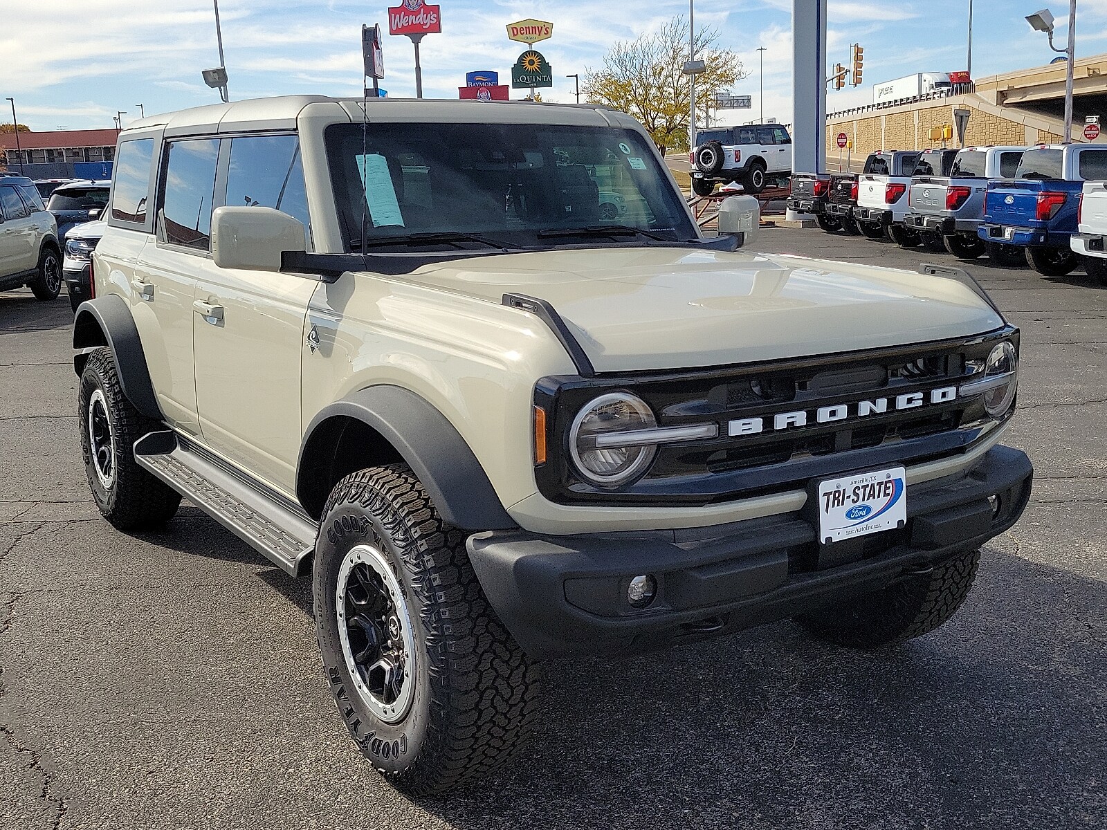 2025 Ford Bronco 4-Door Outer Banks - Photo 6
