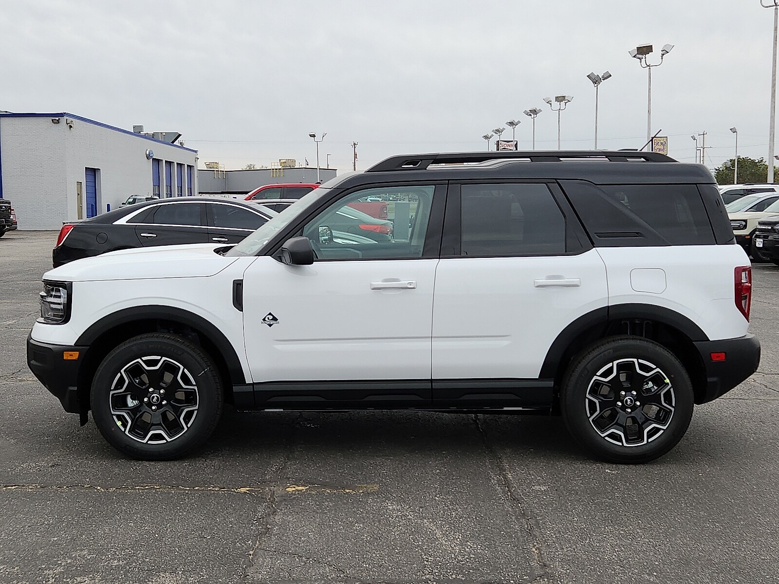 2025 Ford Bronco Sport Outer Banks photo 2