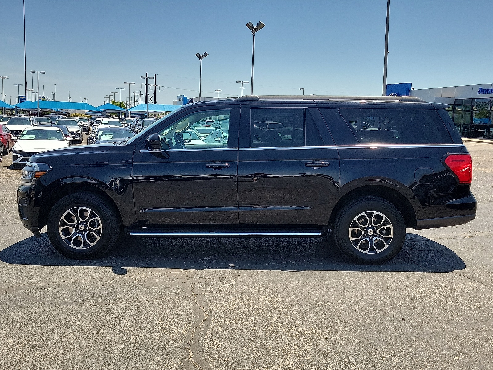 Used 2023 Ford Expedition XLT with VIN 1FMJK1J89PEA03898 for sale in Amarillo, TX