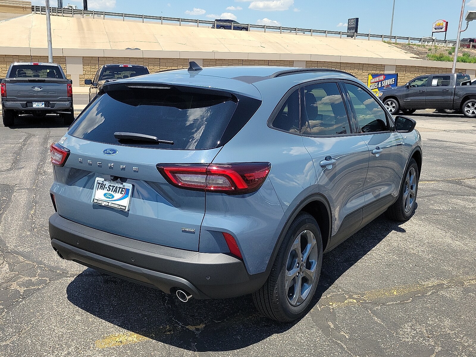 2025 Ford Escape ST-Line photo 4