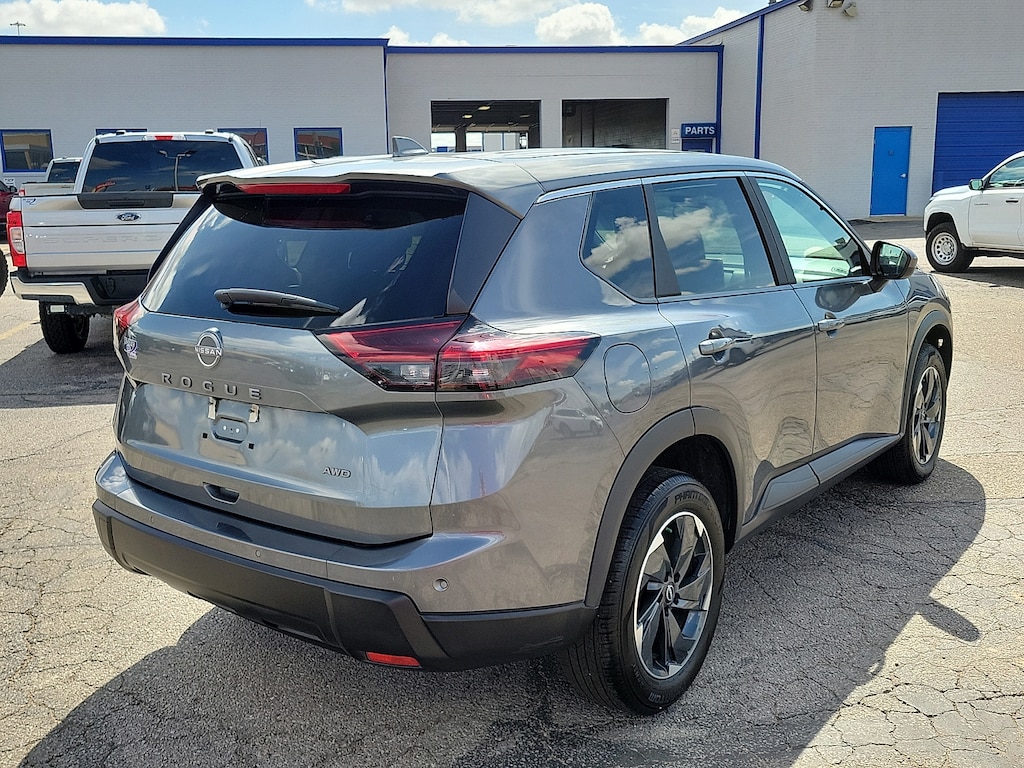 Used 2025 Nissan Rogue SV