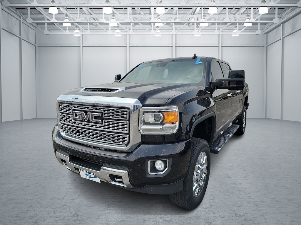 Used 2018 GMC Sierra 2500HD Denali 4x4 Crew Cab 6.6 ft. box 153.7 in. WB