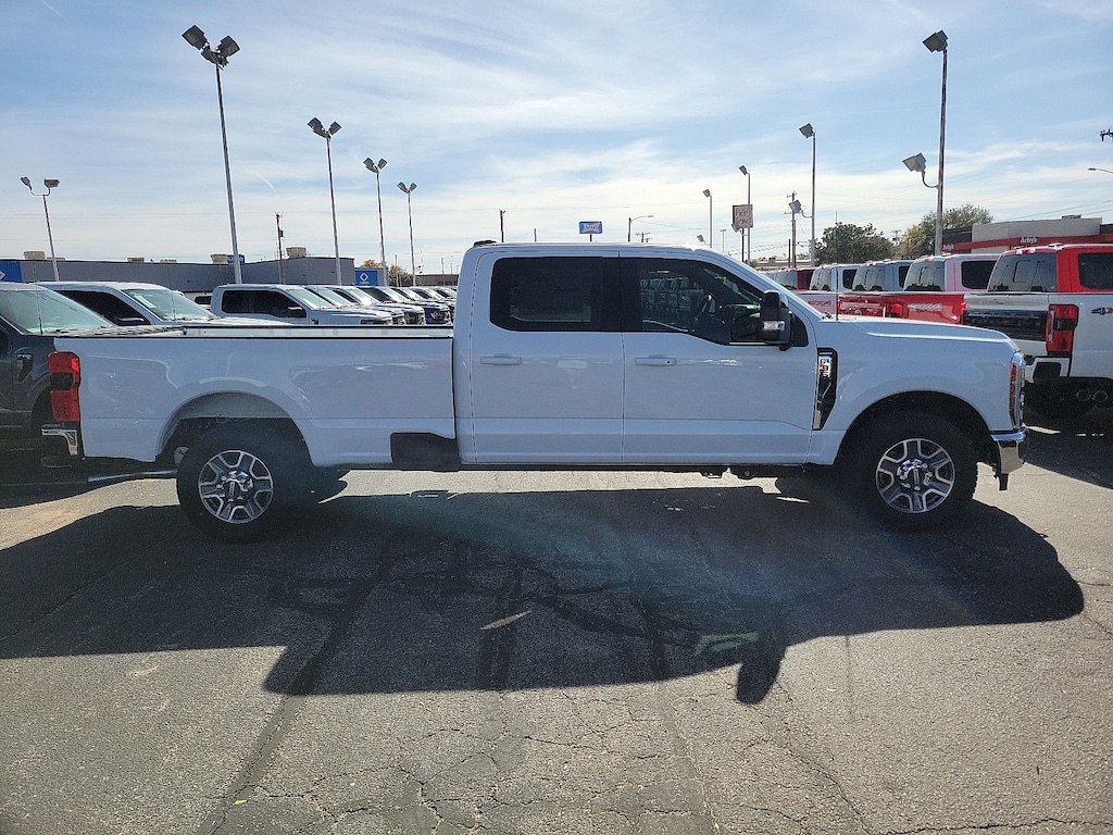 New 2026 Ford Super Duty F-350 Lariat TRUCK