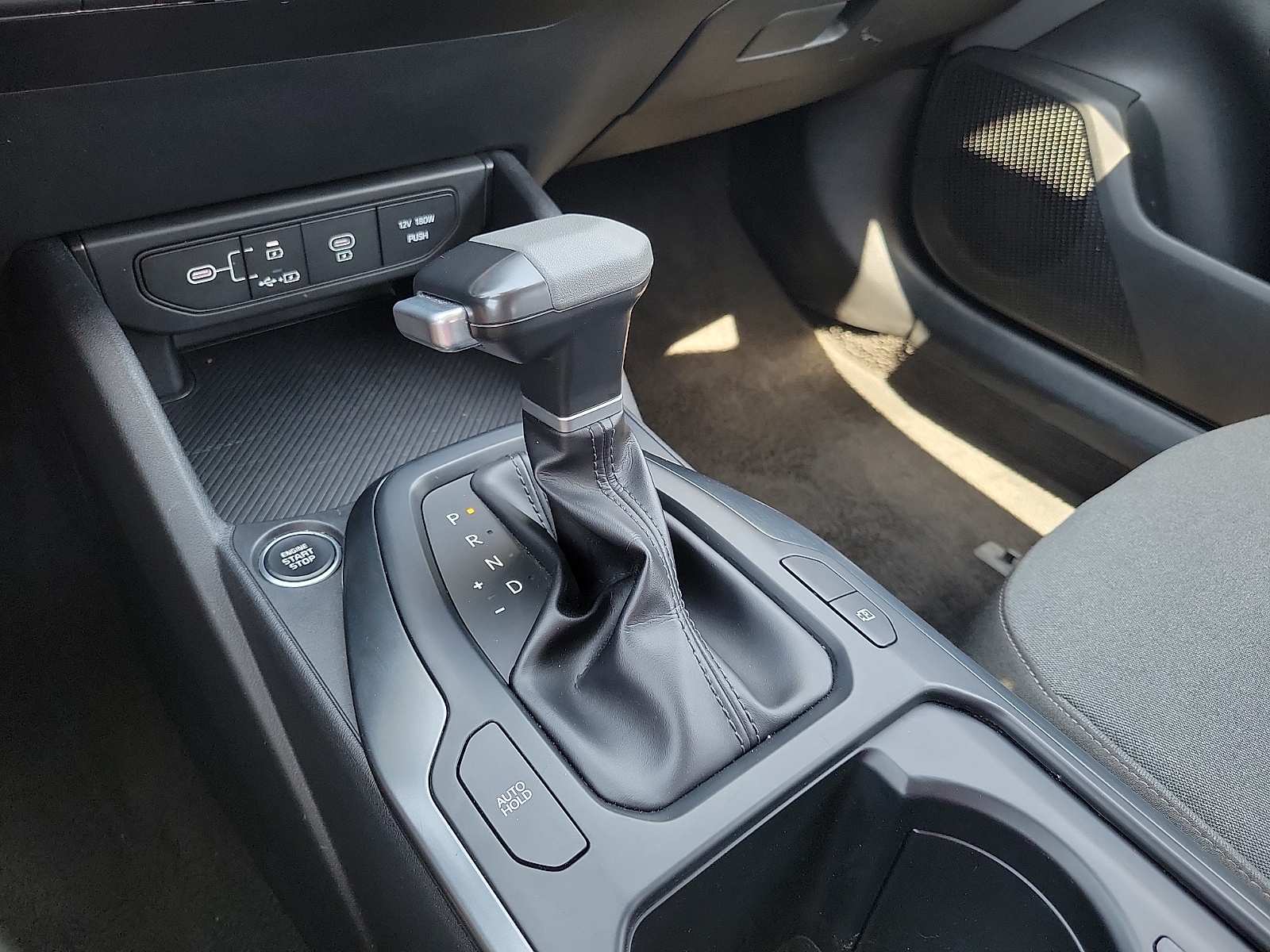 2025 Kia K4 LXS - Photo 18