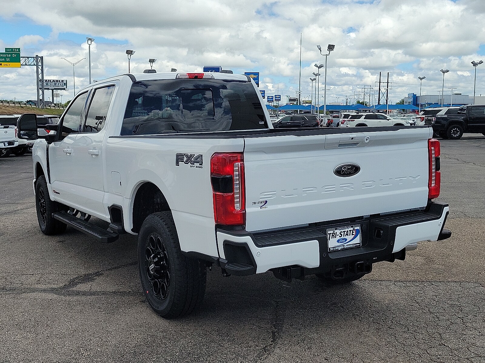 2025 Ford F-250 Lariat photo 2