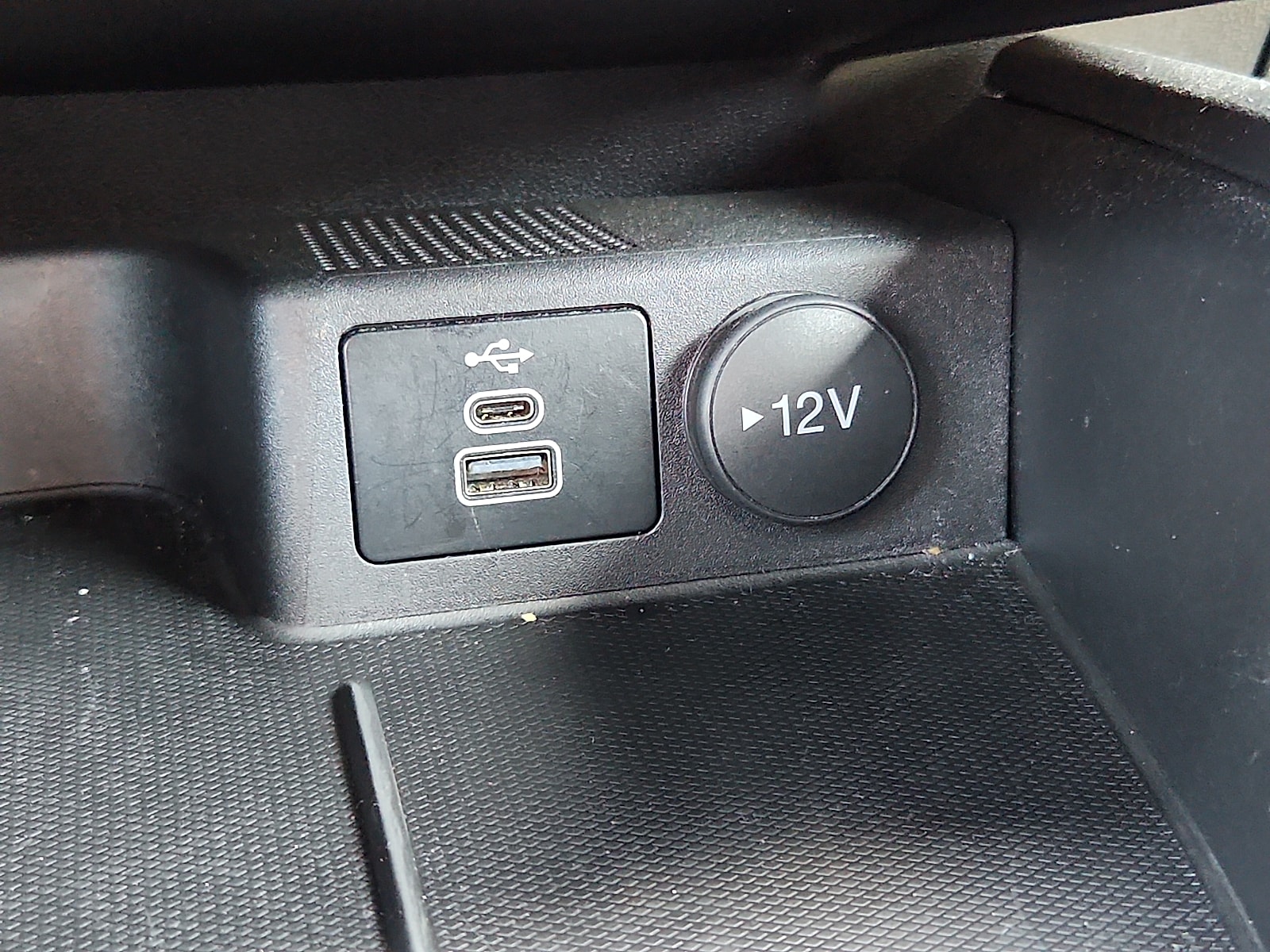 2025 Ford Escape ST-Line - Photo 18