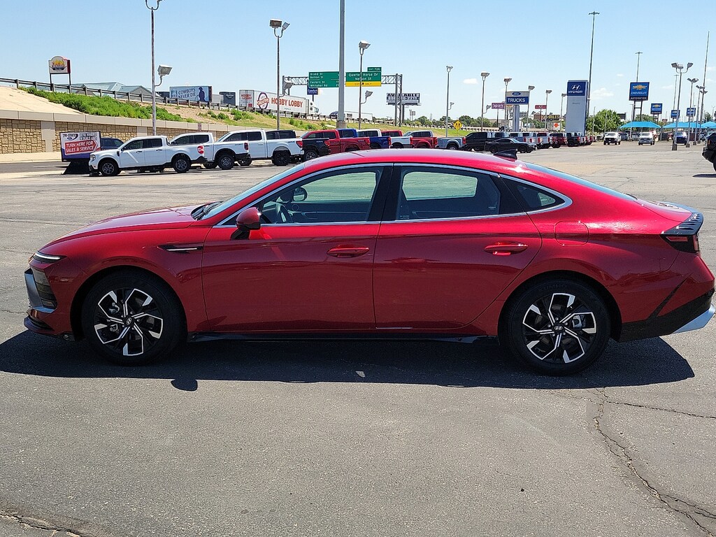 Used 2025 Hyundai Sonata SEL Front-Wheel Drive Sedan