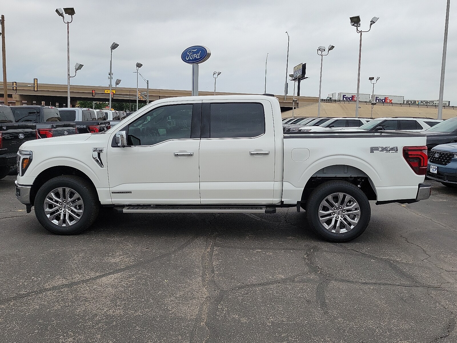 2025 Ford F-150 Lariat photo 2