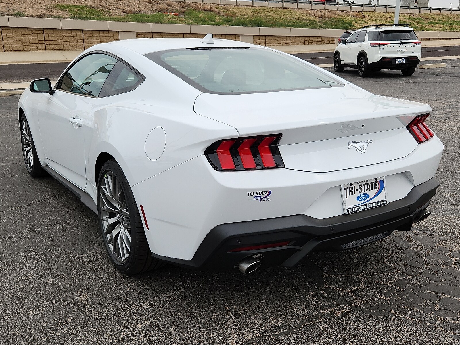 2025 Ford Mustang EcoBoost Premium photo 3