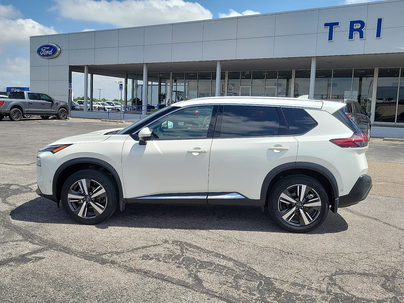 Used 2023 Nissan Rogue SL with VIN JN8BT3CB7PW471170 for sale in Amarillo, TX