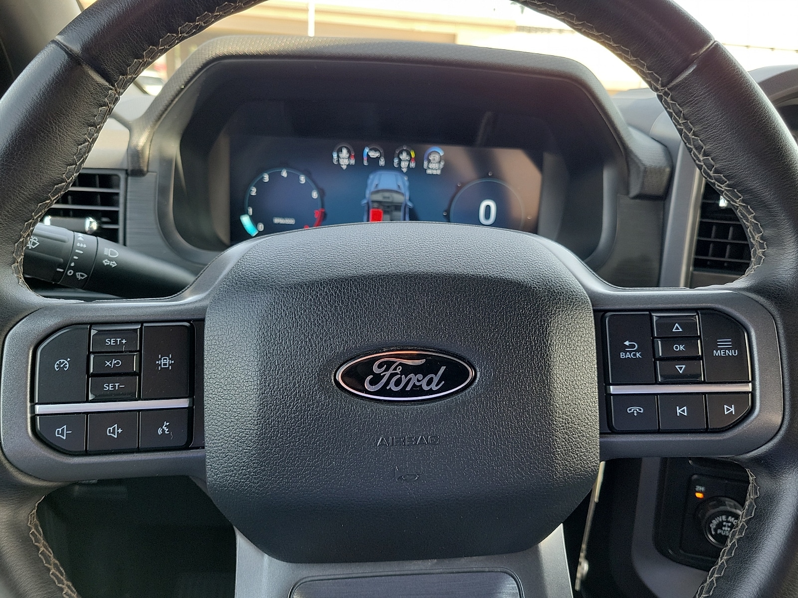 2025 Ford F-150 XLT - Photo 17
