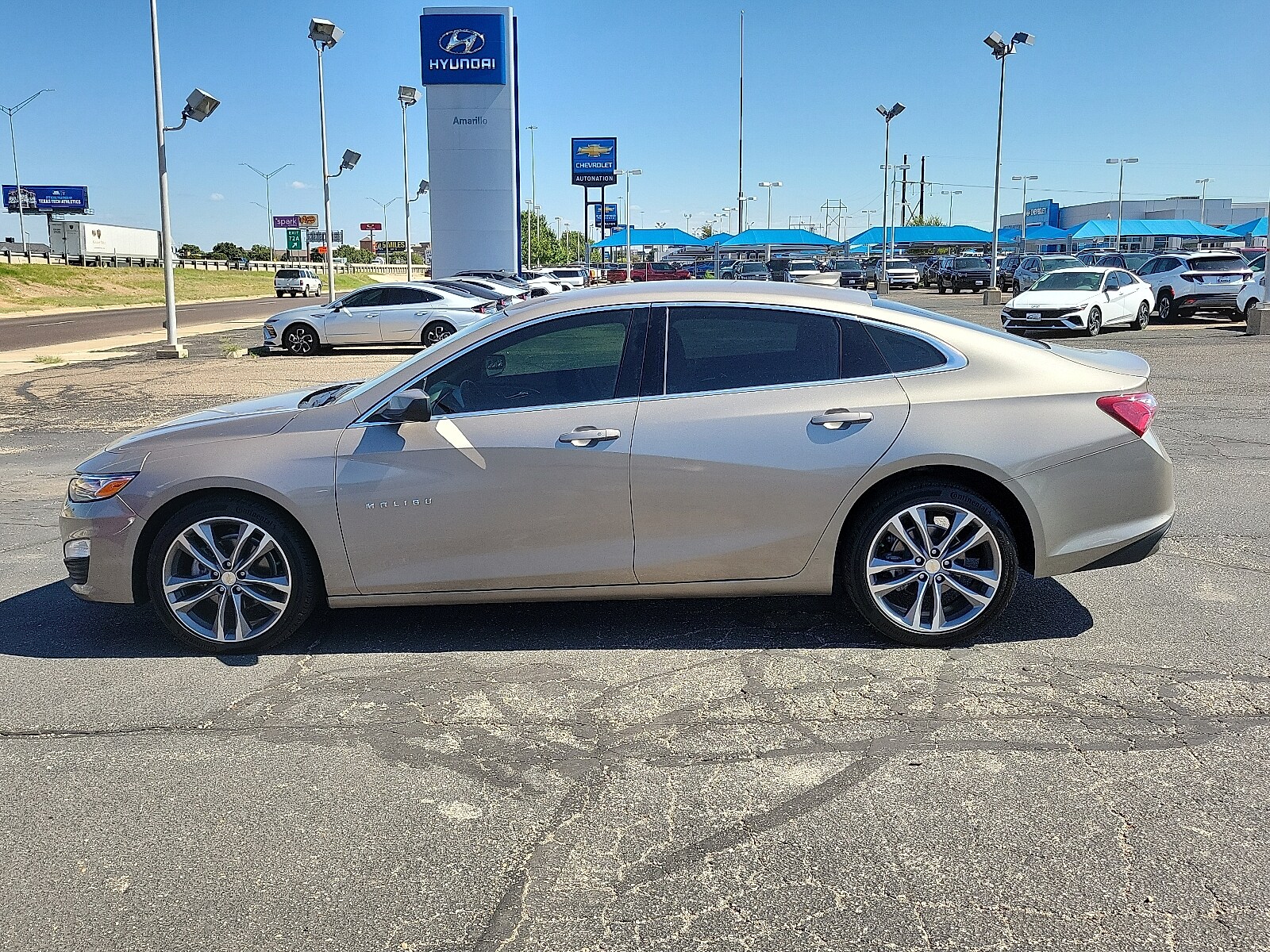 2024 Chevrolet Malibu Premier 2LT photo 2