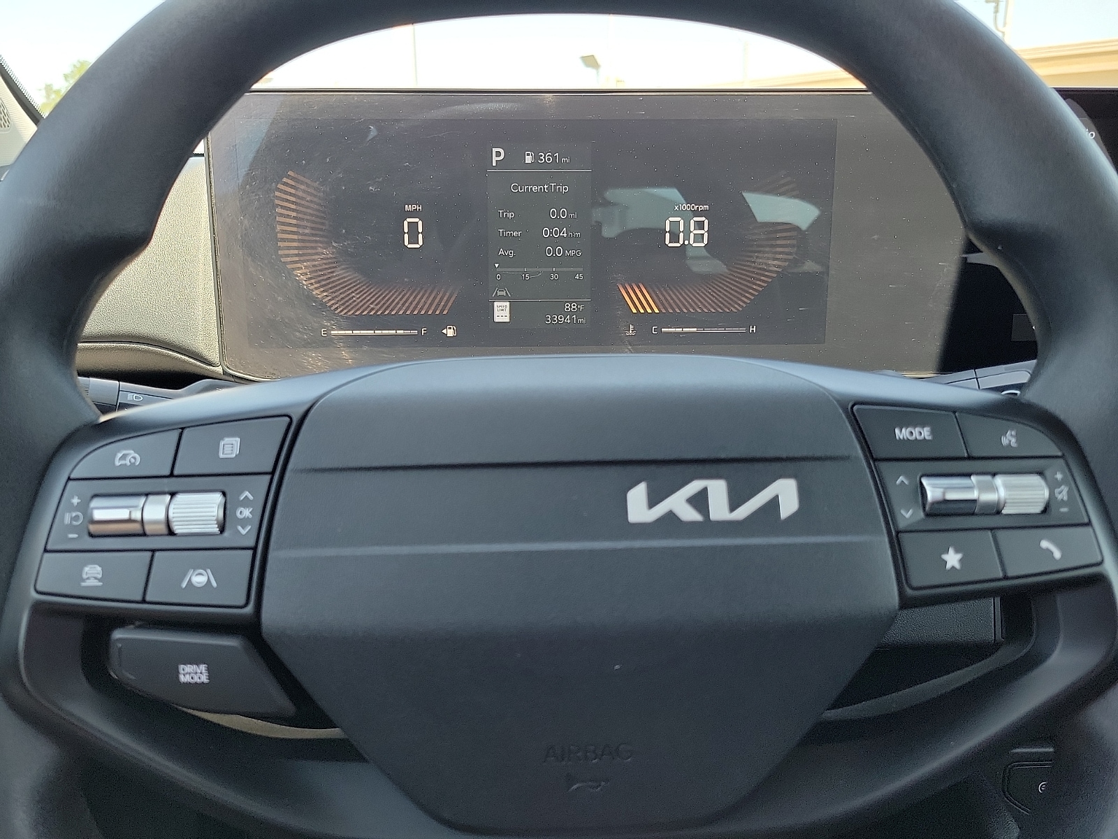 2025 Kia K4 LXS - Photo 17