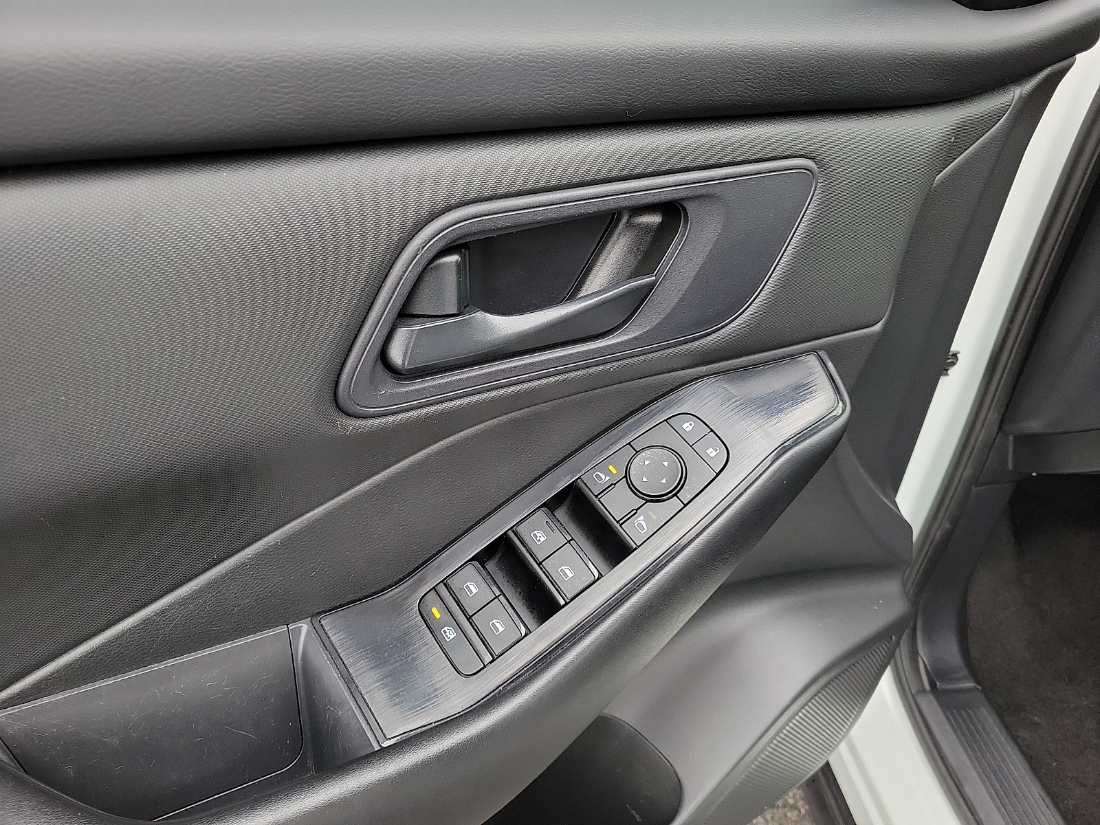 2024 Nissan Rogue S - Photo 11