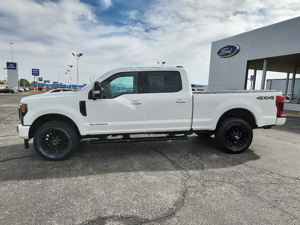 Used 2022 Ford F-250 Lariat 4x4  Crew Cab 6.75 ft. box 160 in. WB SRW Sedan