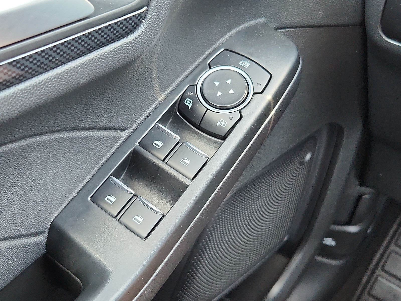 2025 Ford Escape ST-Line - Photo 18
