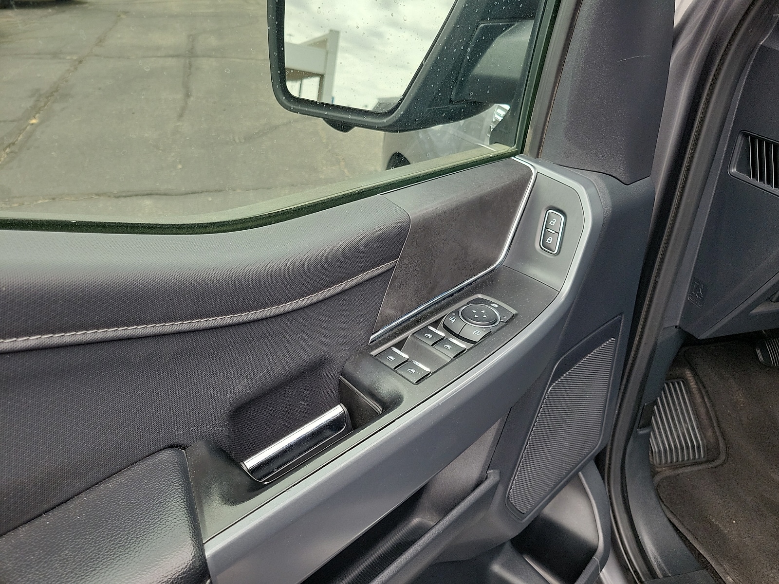 2024 Ford F-150 XLT - Photo 11