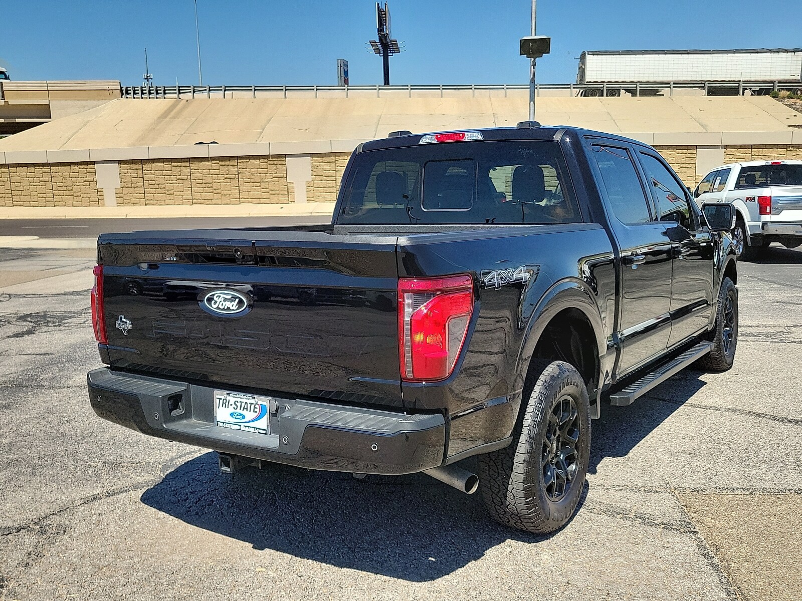 2024 Ford F-150 XLT photo 3