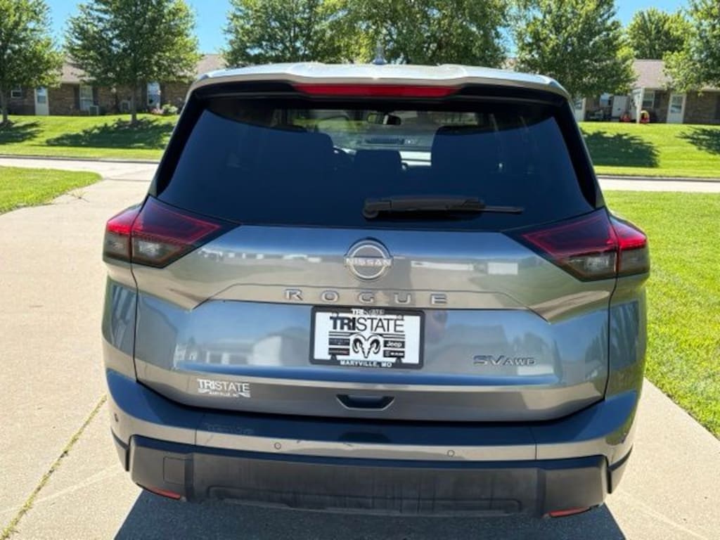 Used 2024 Nissan Rogue SV SUV