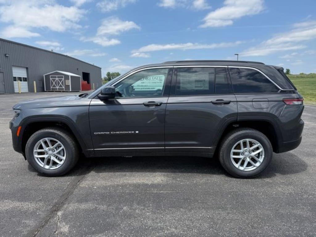 New 2026 Jeep Grand Cherokee LAREDO 4X4 Sport Utility