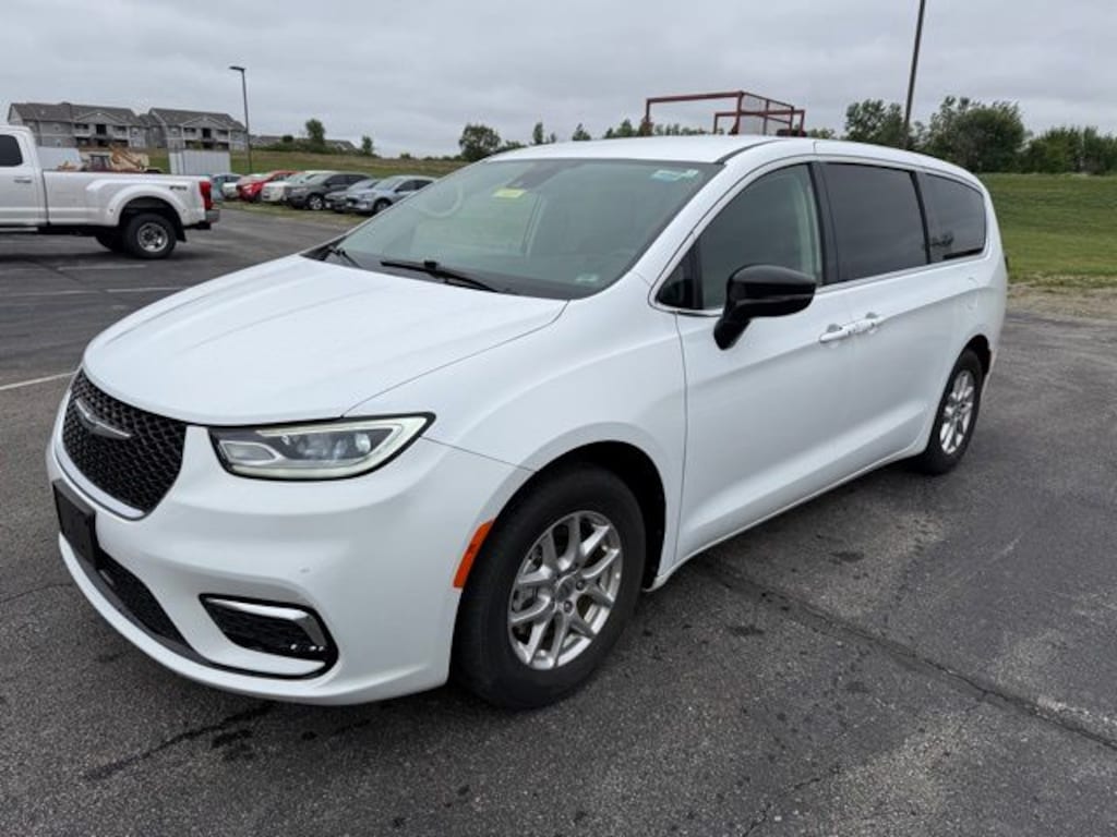 Used 2024 Chrysler Pacifica Touring L Van Passenger Van