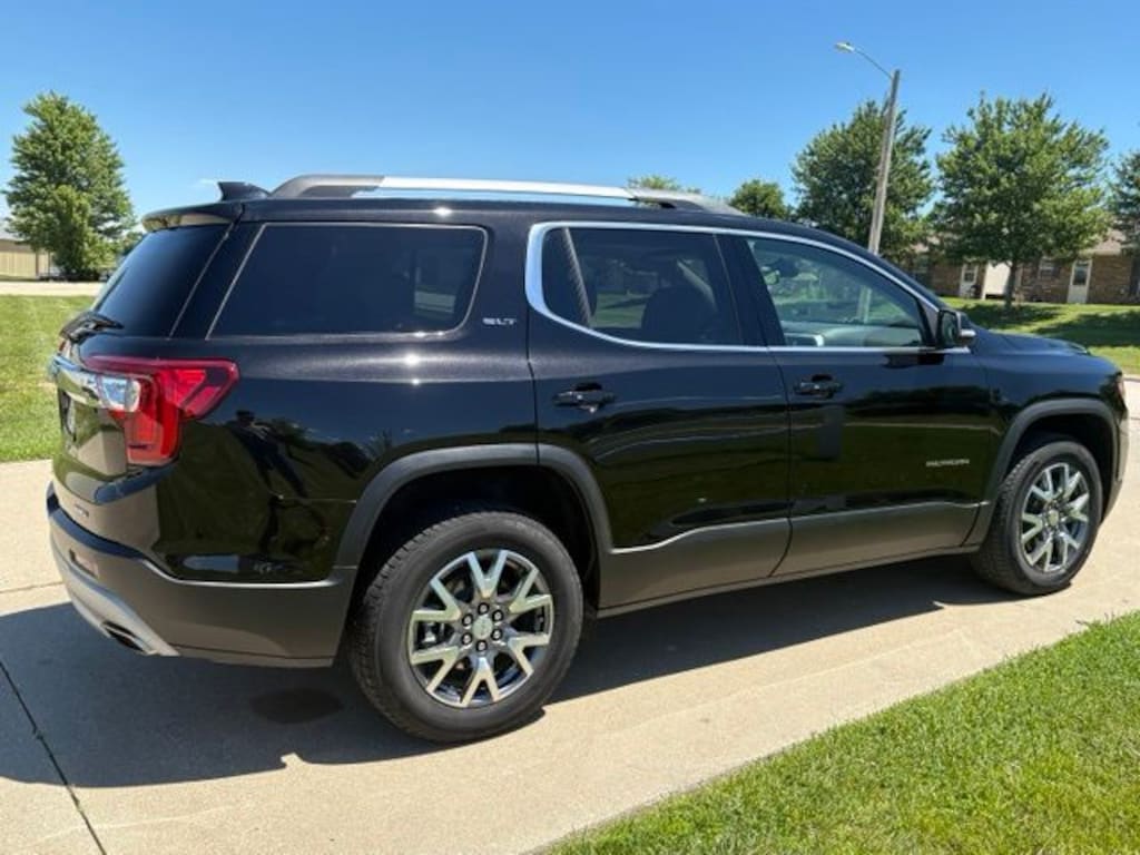 Used 2023 GMC Acadia SLT SUV