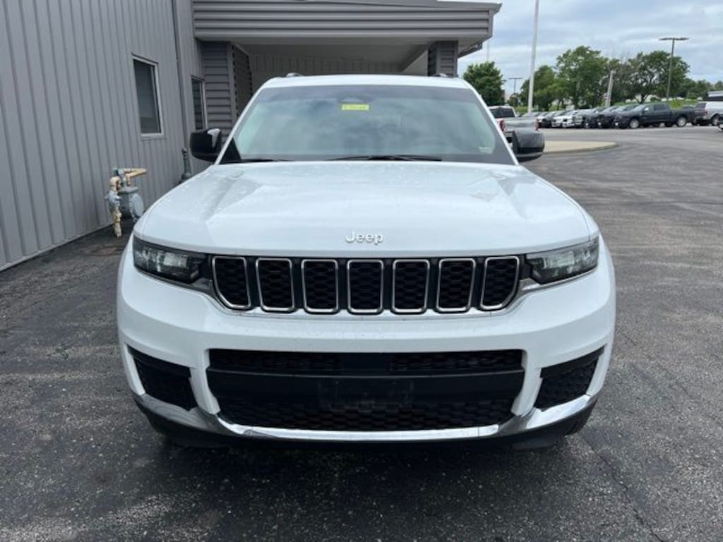 Used 2024 Jeep Grand Cherokee L Laredo SUV