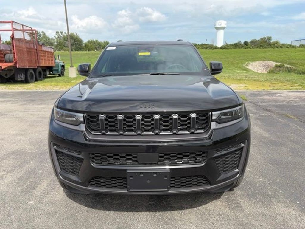 New 2026 Jeep Grand Cherokee L LAREDO ALTITUDE 4X4 Sport Utility