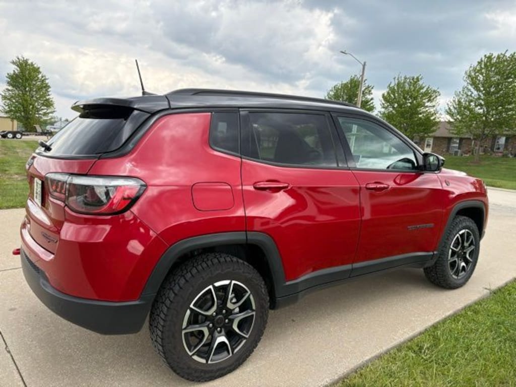 Used 2025 Jeep Compass Trailhawk SUV