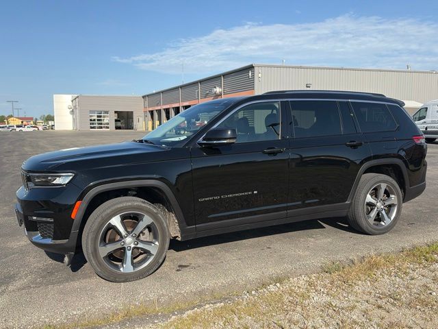Used 2023 Jeep Grand Cherokee L Limited with VIN 1C4RJKBG9P8740118 for sale in Kansas City