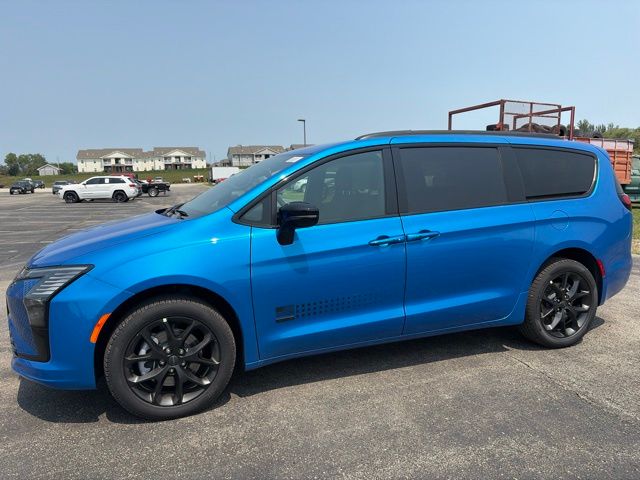2027 Chrysler Pacifica