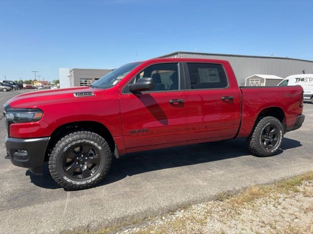 New 2026 Ram 1500 WARLOCK CREW CAB 4X4 5'7 BOX Pickup
