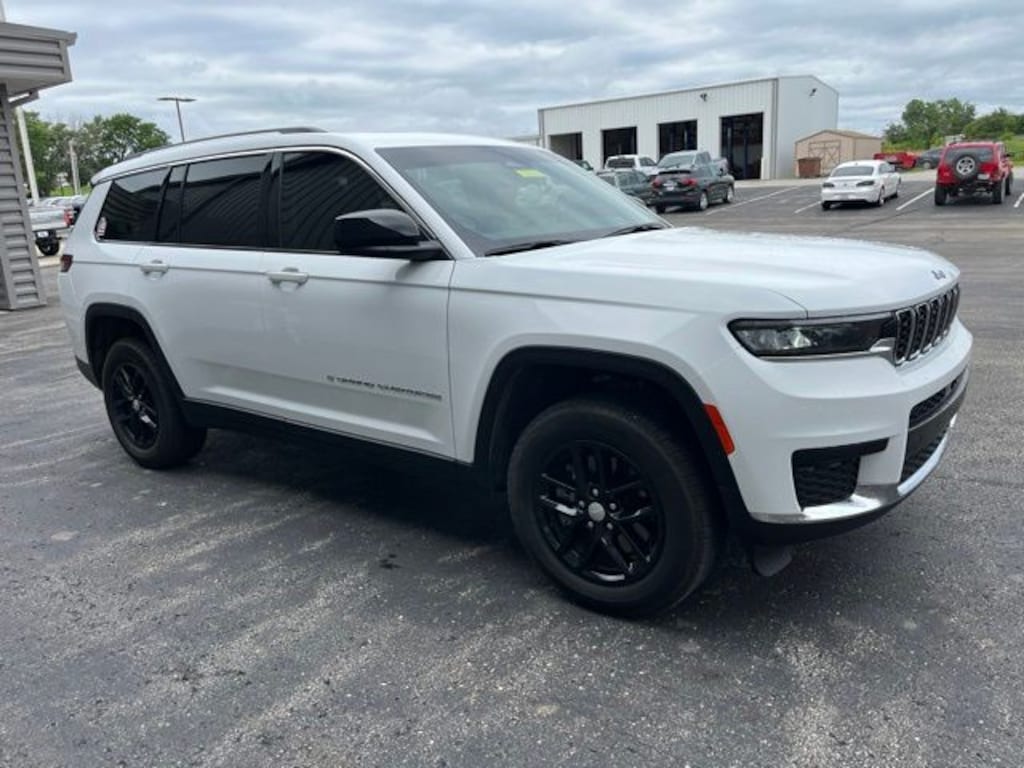 Used 2024 Jeep Grand Cherokee L Laredo SUV