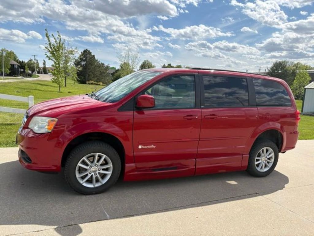 Used 2014 Dodge Grand Caravan SXT Van