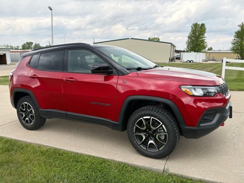 Used 2025 Jeep Compass Trailhawk SUV