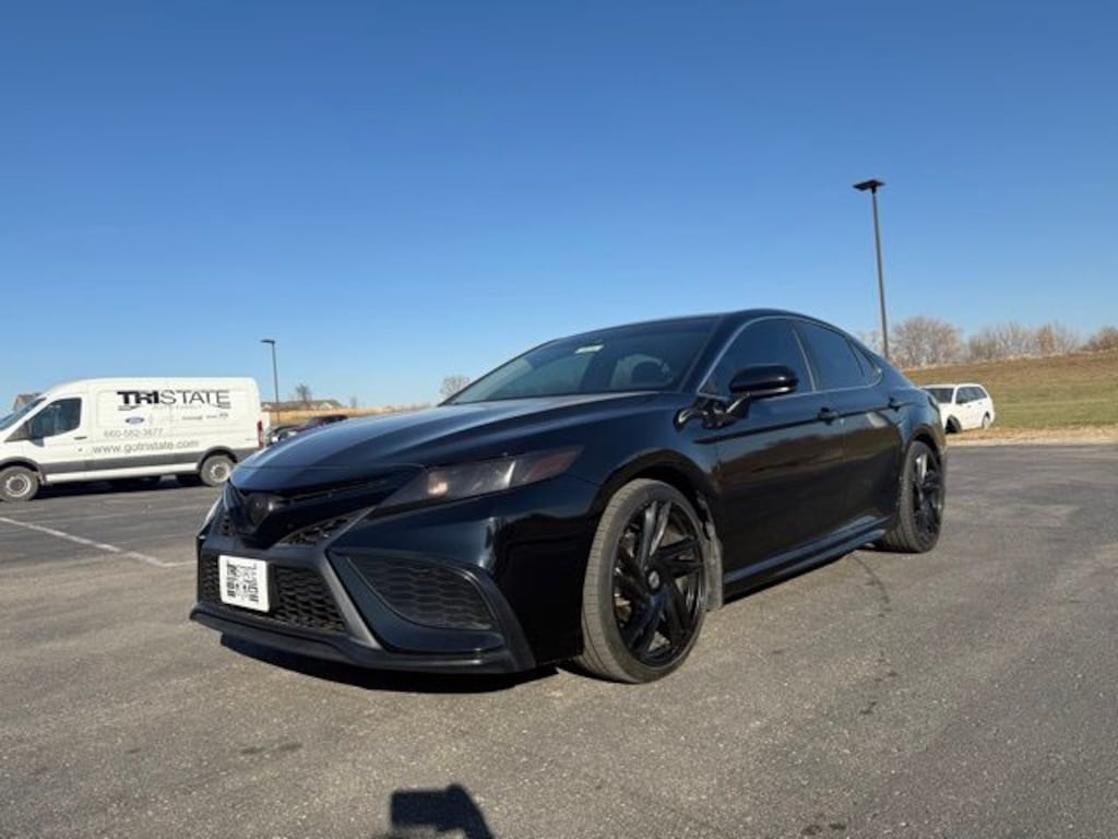 Used 2021 Toyota Camry SE Sedan