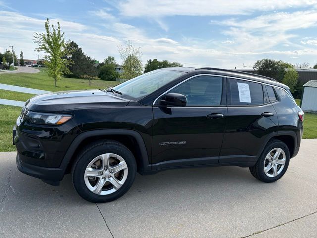 2023 Jeep Compass Latitude 4X4's photo