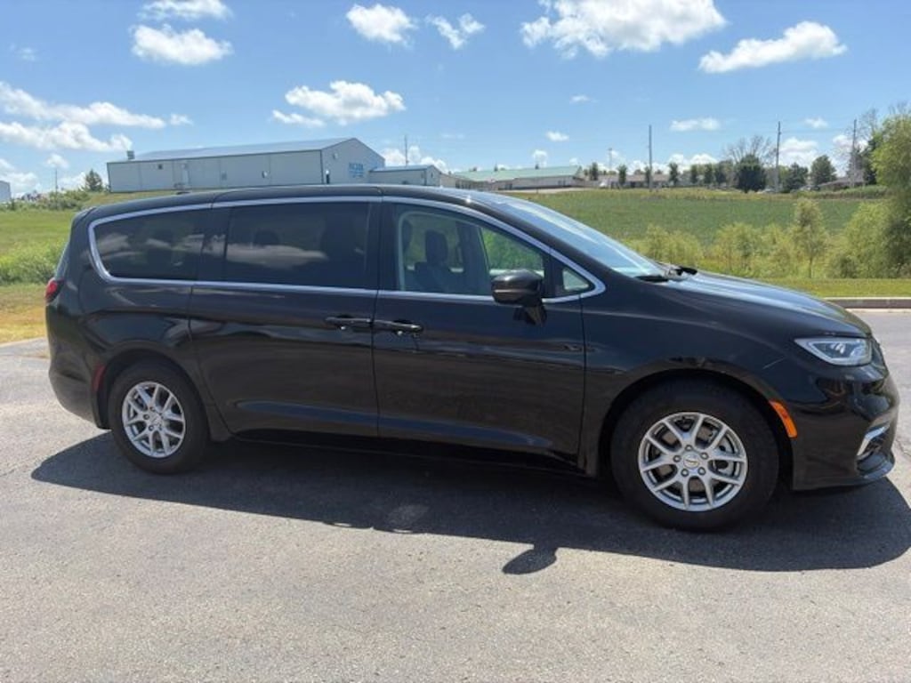 Used 2024 Chrysler Pacifica Touring L Van Passenger Van