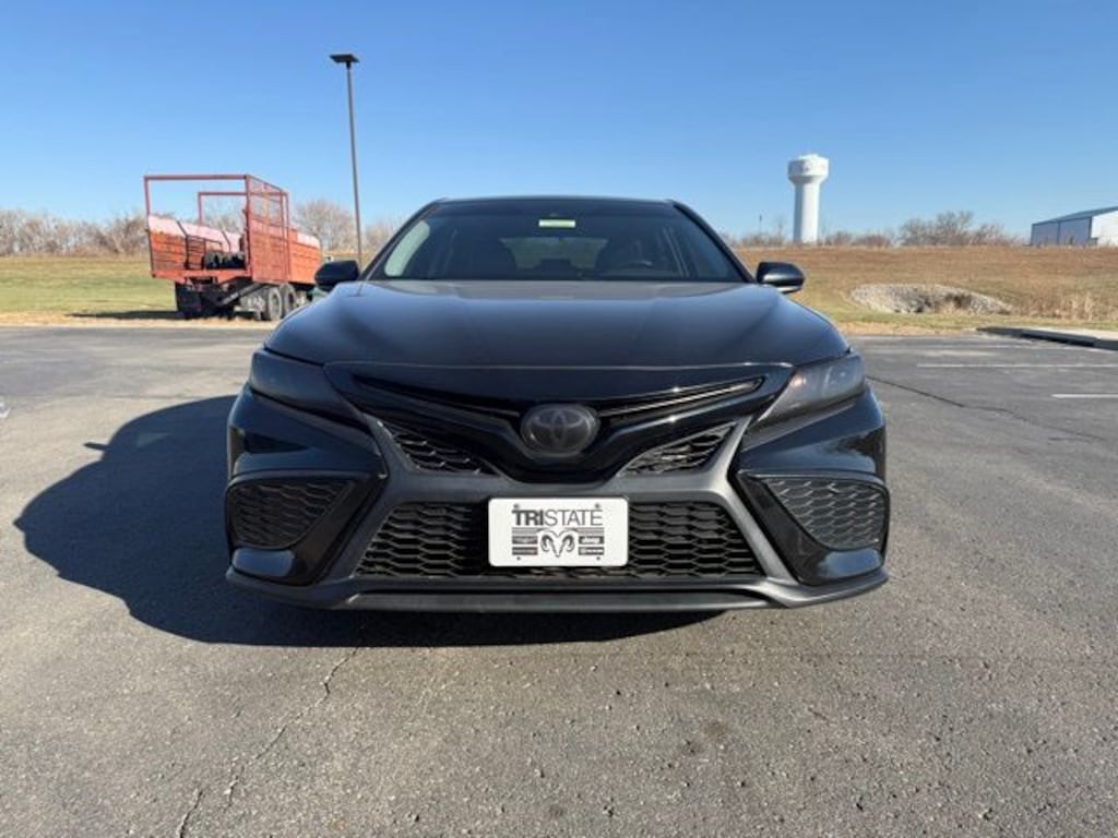 Used 2021 Toyota Camry SE Sedan