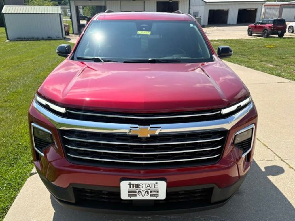 Used 2025 Chevrolet Traverse LT SUV