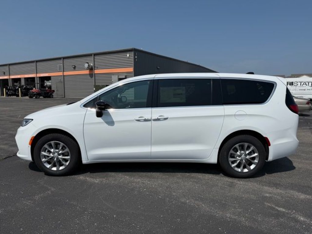 New 2026 Chrysler Pacifica SELECT AWD Passenger Van