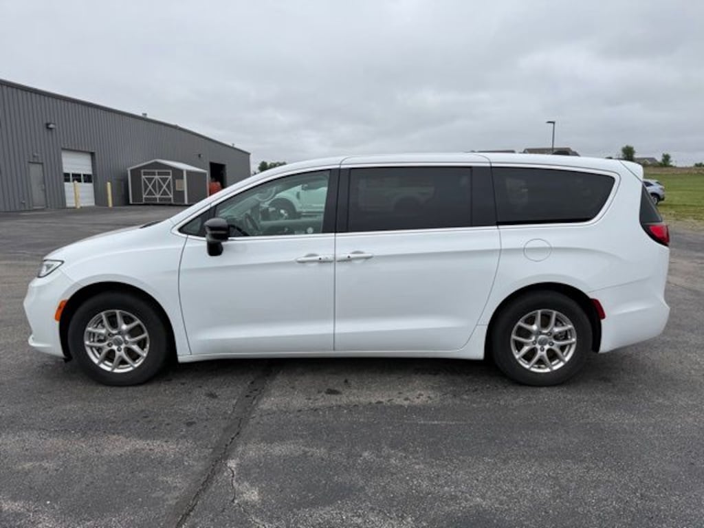 Used 2024 Chrysler Pacifica Touring L Van Passenger Van
