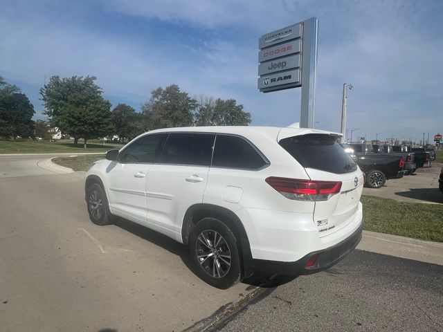 Used 2017 Toyota Highlander LE Plus with VIN 5TDBZRFH0HS363116 for sale in Kansas City